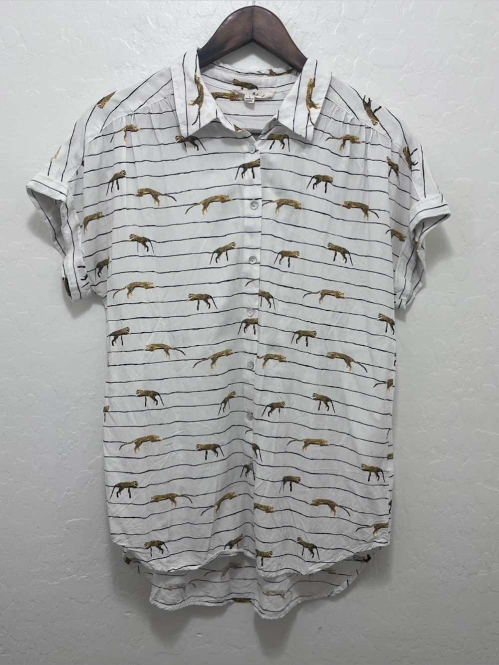 Jane Delancey L White Cheetah Blouse / Hi-Low Relaxed